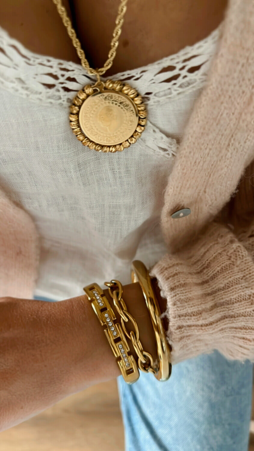 {"eId":"1436255893992161","CameraPosition":1}